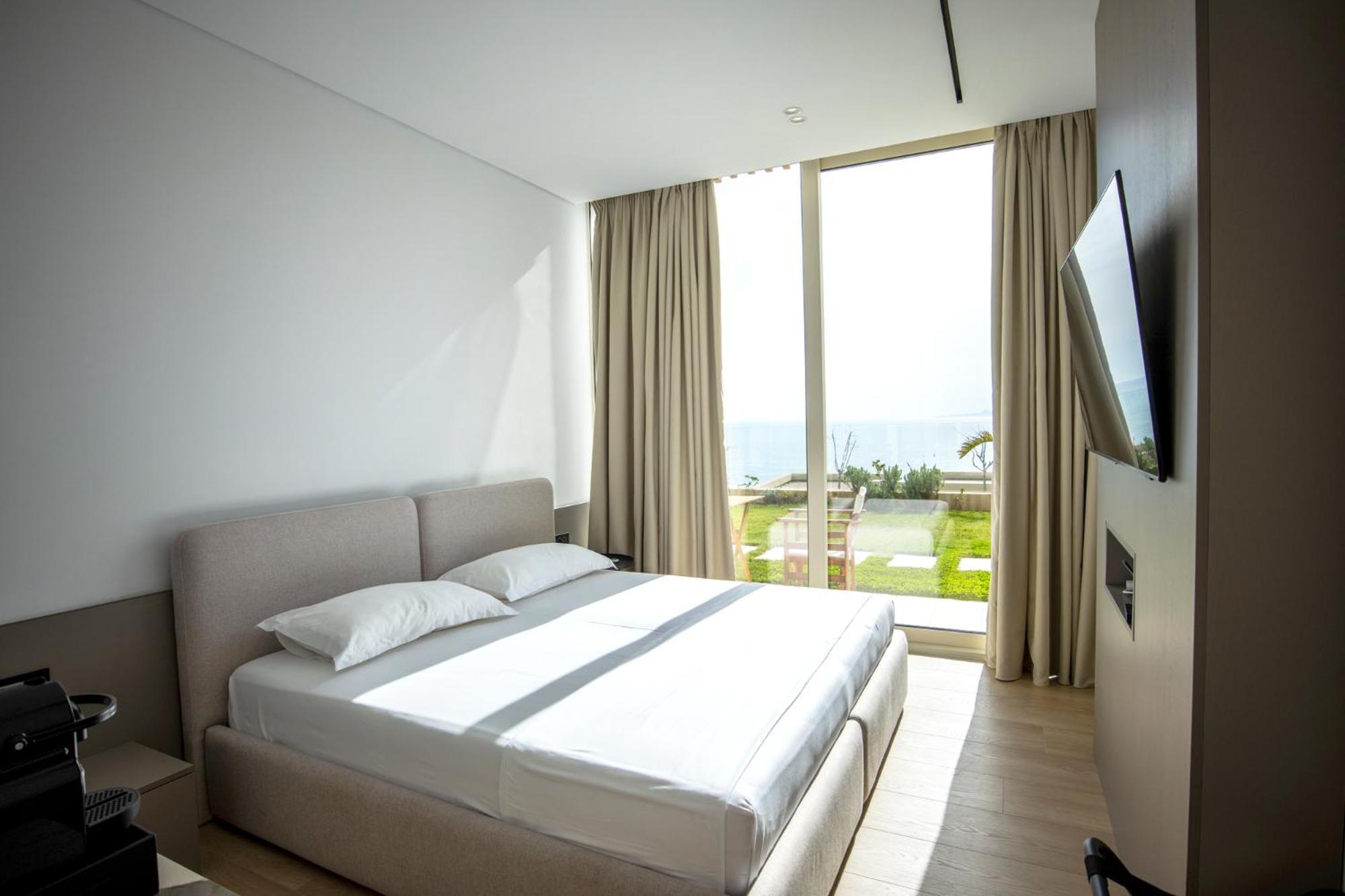 Green Coast Hotel Paljasa ภายนอก รูปภาพ